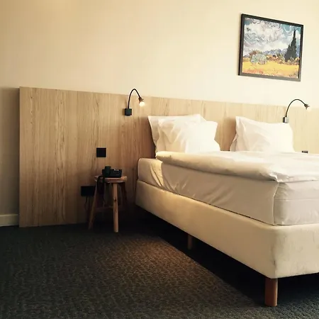 Carlton Hotel 3*